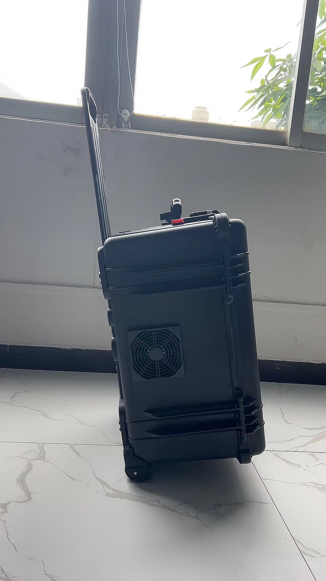 潮南手拉箱型移动通信干扰器